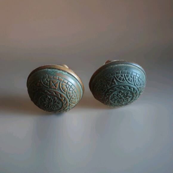 Two, Rare Patterns. Antique Brass Door Knobs - Picture 2 of 6